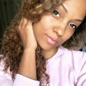 Meet your Posher, Jenny